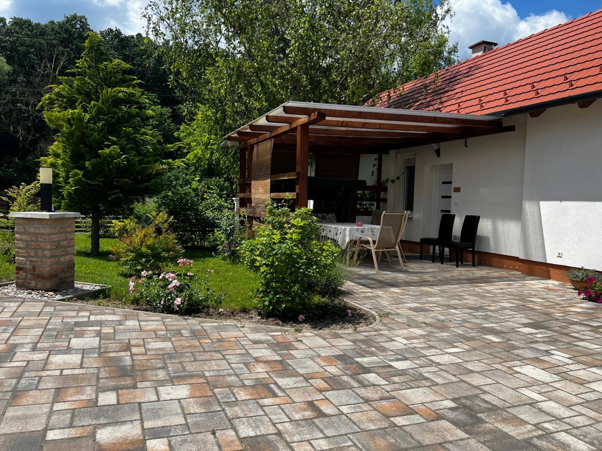 Bed and Breakfast Dreko Panzió&Borbisztró Győrújbarát Exterior foto