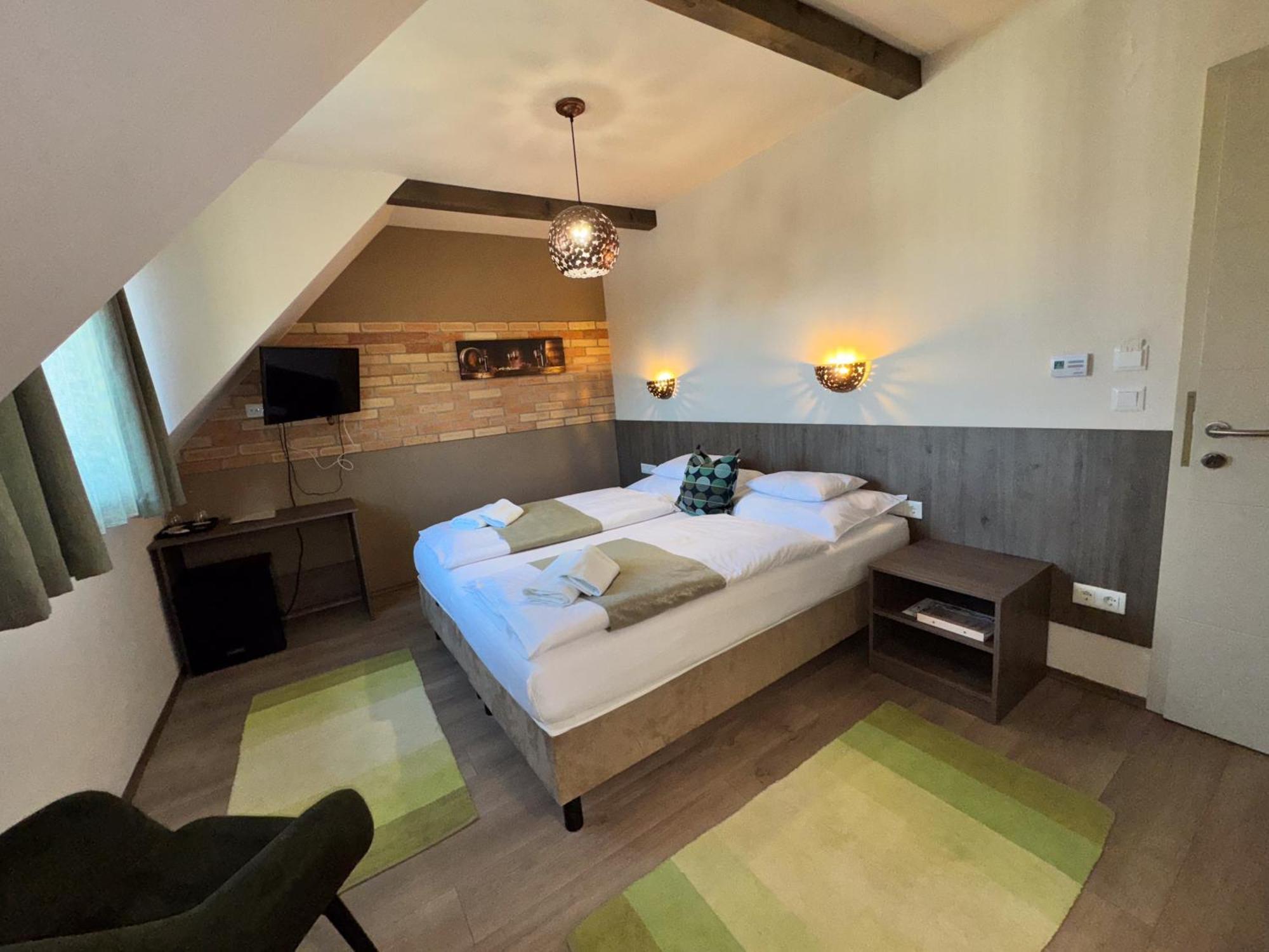 Bed and Breakfast Dreko Panzió&Borbisztró Győrújbarát Exterior foto