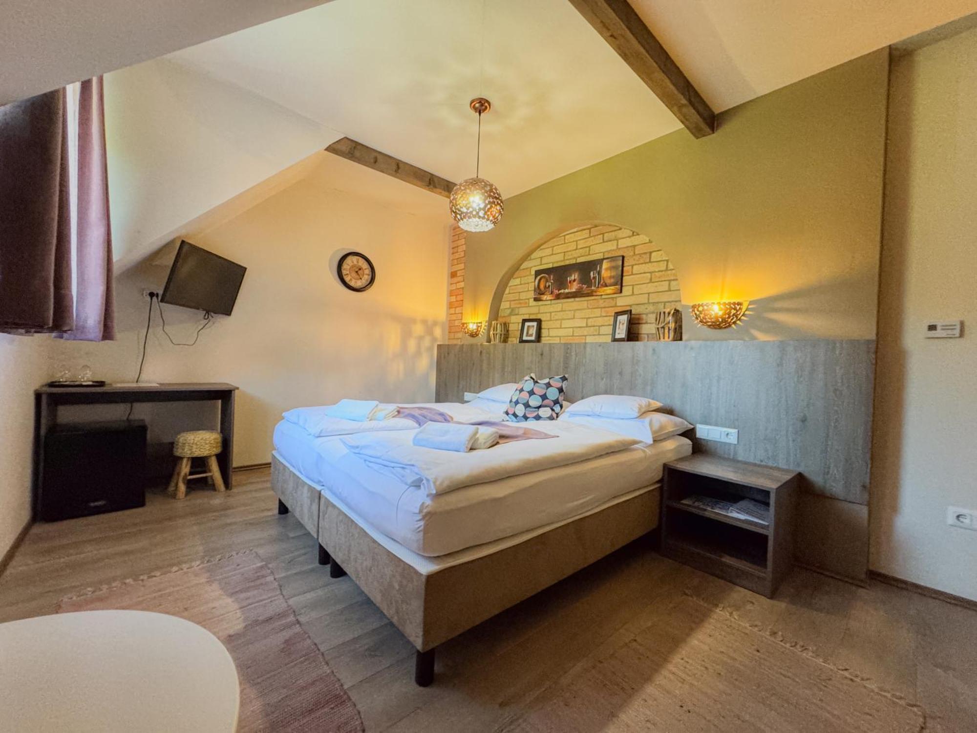Bed and Breakfast Dreko Panzió&Borbisztró Győrújbarát Exterior foto